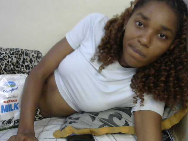Truegirl2 live cam on BongaCams
