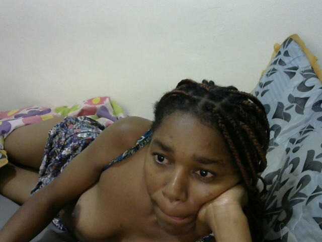 Truegirl2 live cam on BongaCams