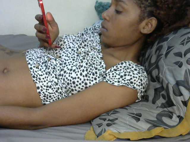 Truegirl2 live cam on BongaCams