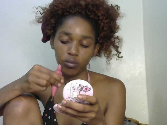 Truegirl2 live cam on BongaCams