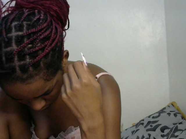 Truegirl2 live cam on BongaCams