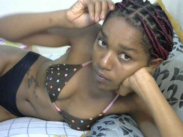 Truegirl2 live cam on BongaCams