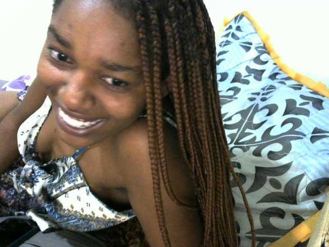 Truegirl2 live cam on BongaCams