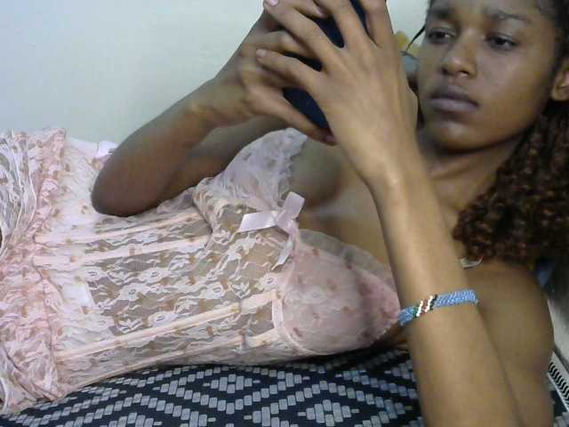 Truegirl2 live cam on BongaCams