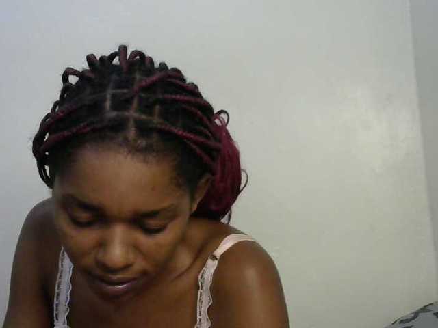 Truegirl2 live cam on BongaCams