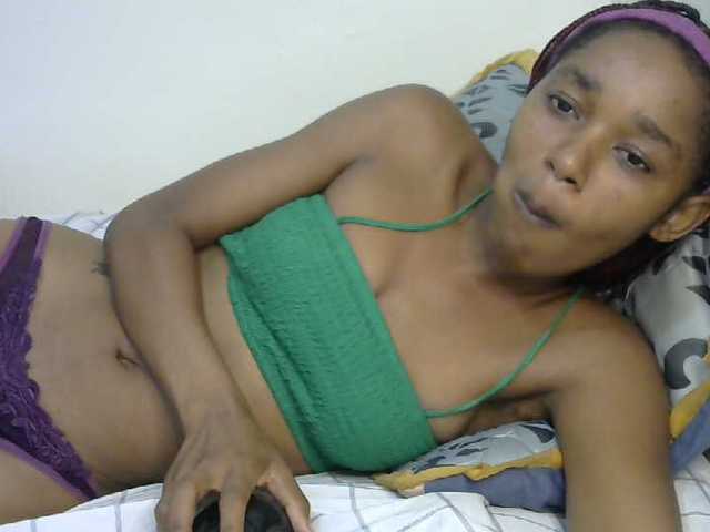 Truegirl2 live cam on BongaCams