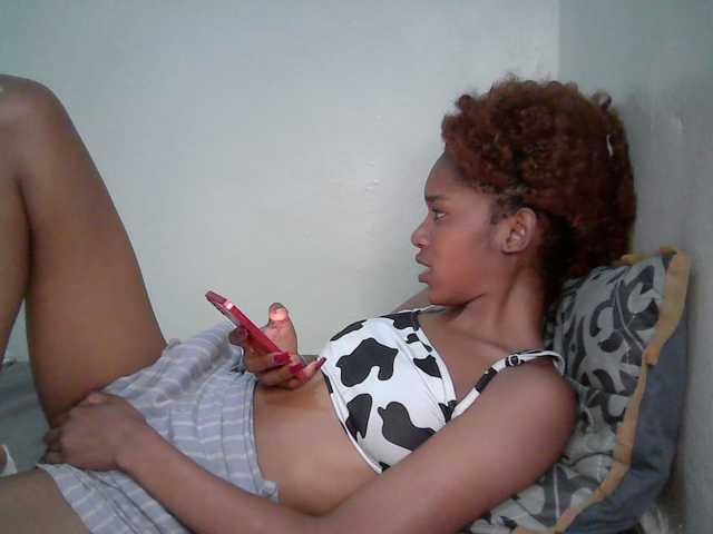 Truegirl2 live cam on BongaCams