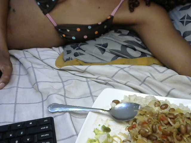 Truegirl2 live cam on BongaCams