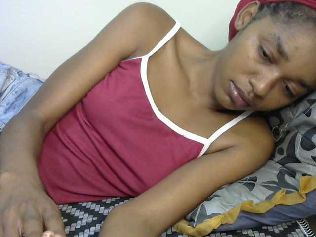 Truegirl2 live cam on BongaCams