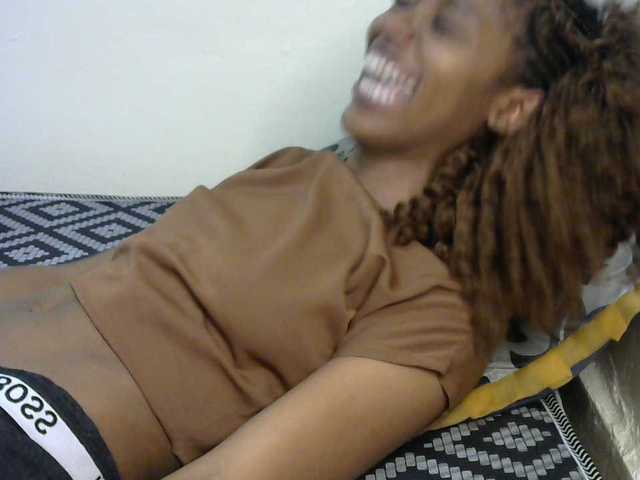 Truegirl2 live cam on BongaCams