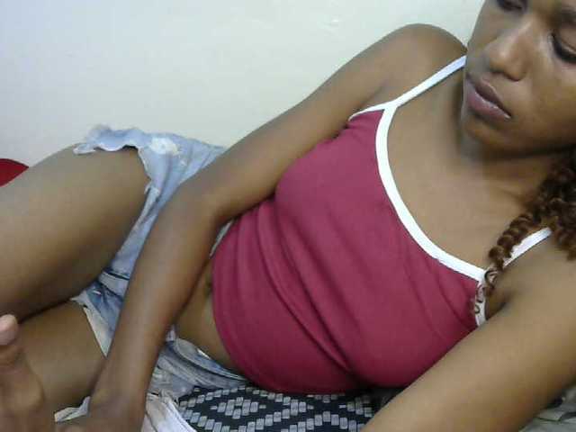 Truegirl2 live cam on BongaCams