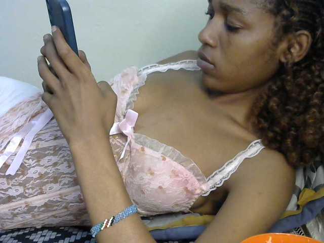 Truegirl2 live cam on BongaCams