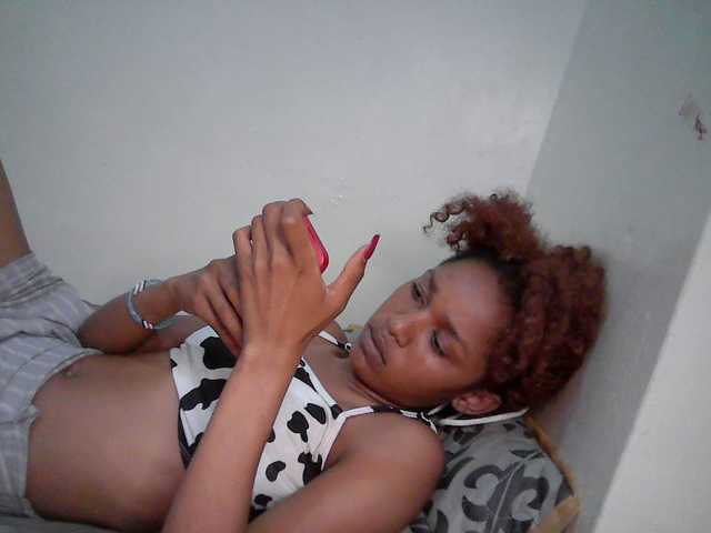 Truegirl2 live cam on BongaCams