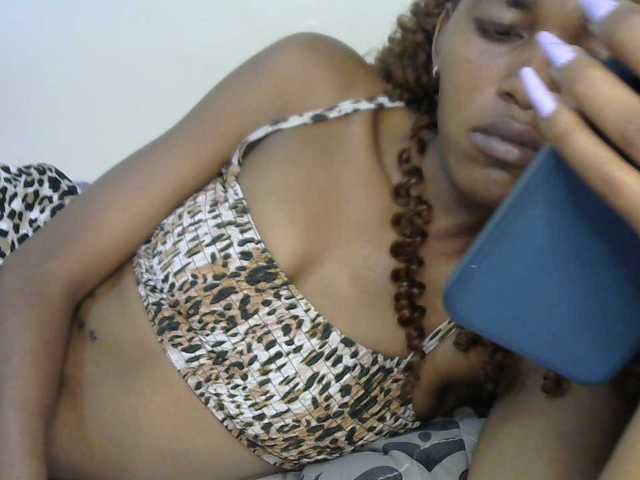 Truegirl2 live cam on BongaCams