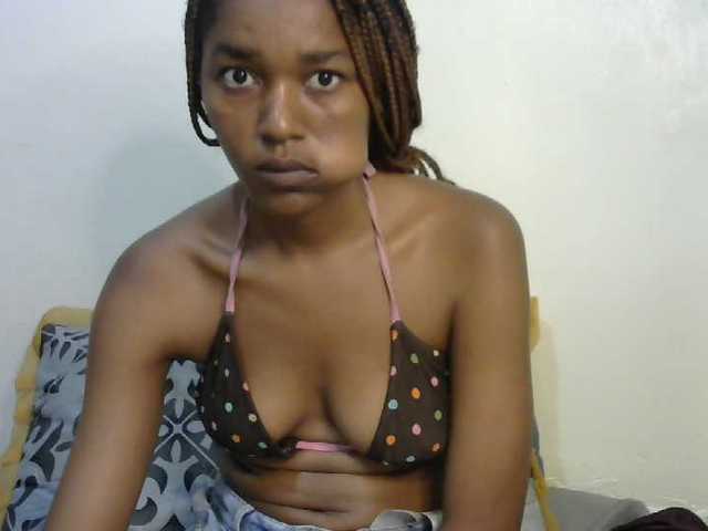 Truegirl2 live cam on BongaCams