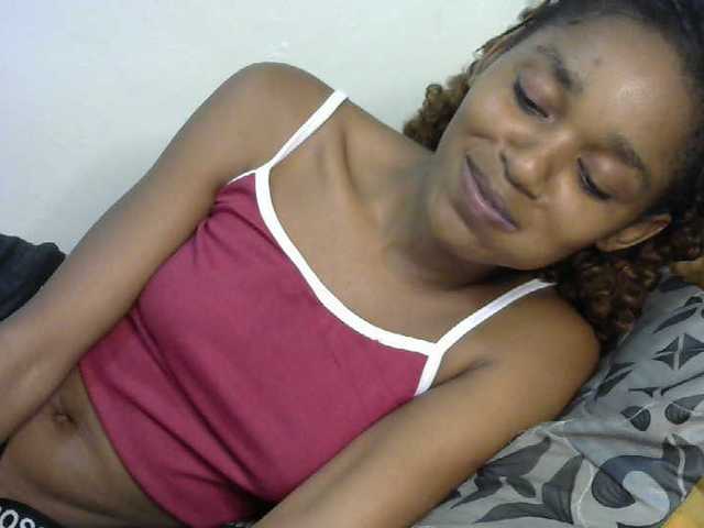 Truegirl2 live cam on BongaCams