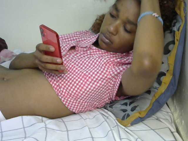 Truegirl2 live cam on BongaCams
