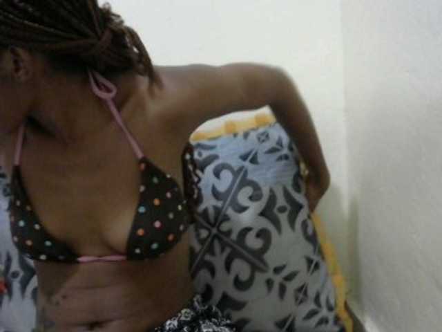 Truegirl2 live cam on BongaCams