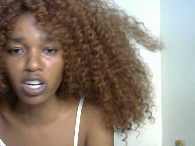 Truegirl2 live cam on BongaCams