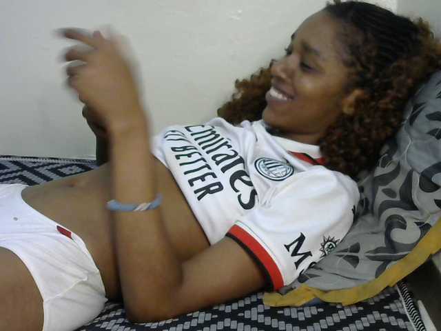 Truegirl2 live cam on BongaCams