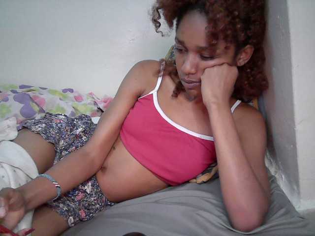 Truegirl2 live cam on BongaCams