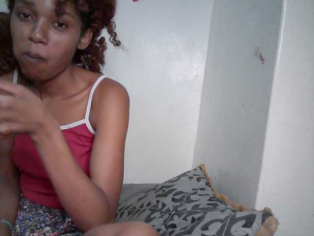 Truegirl2 live cam on BongaCams