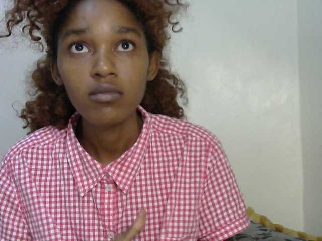 Truegirl2 live cam on BongaCams
