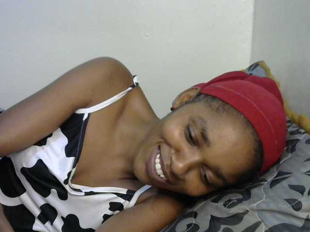 Truegirl2 live cam on BongaCams
