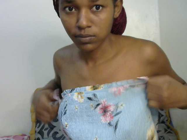 Truegirl2 live cam on BongaCams