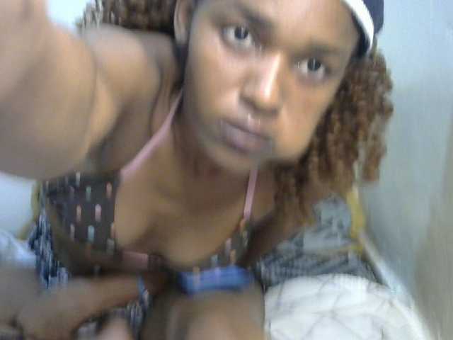 Truegirl2 live cam