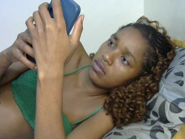 Truegirl2 live cam on BongaCams