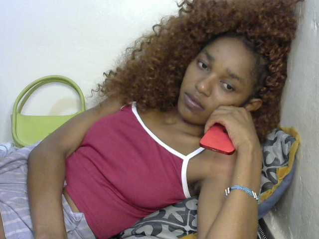 Truegirl2 live cam on BongaCams