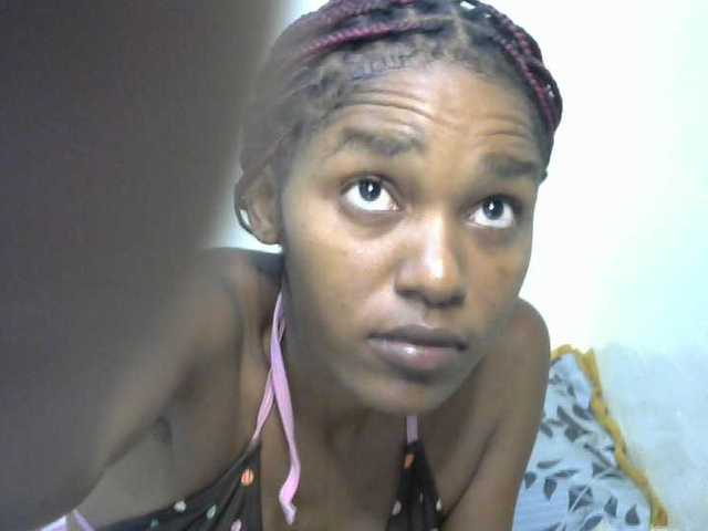 Truegirl2 live cam on BongaCams