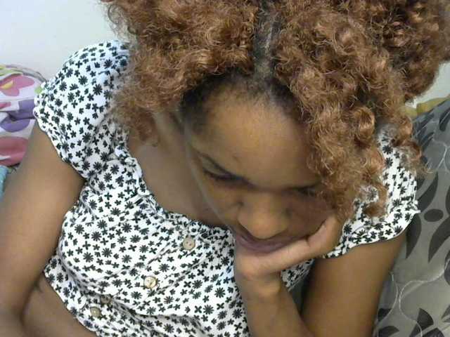 Truegirl2 live cam on BongaCams
