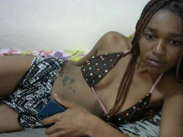 Truegirl2 live cam on BongaCams