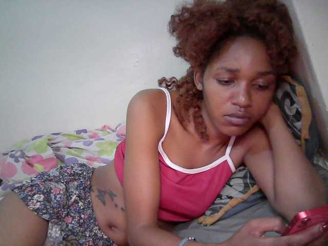 Truegirl2 live cam on BongaCams