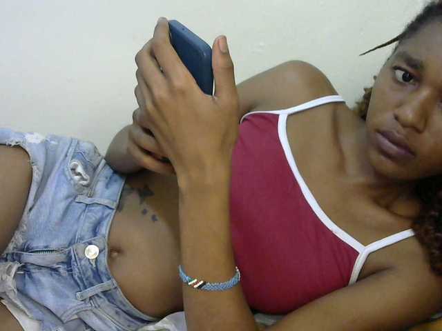 Truegirl2 live cam on BongaCams