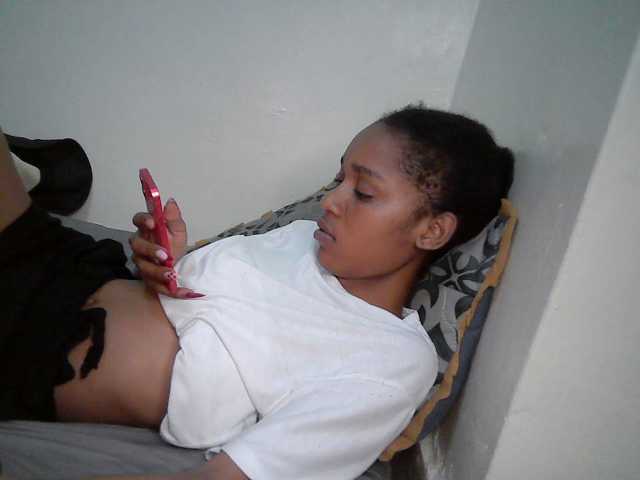 Truegirl2 live cam on BongaCams