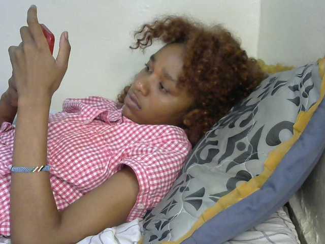 Truegirl2 live cam preview