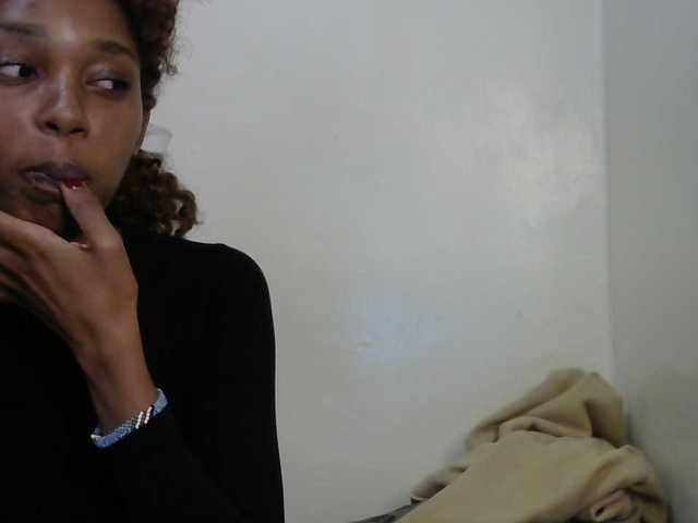 Truegirl2 live cam on BongaCams