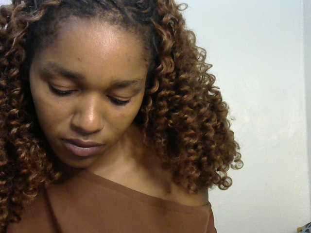 Truegirl2 live cam on BongaCams