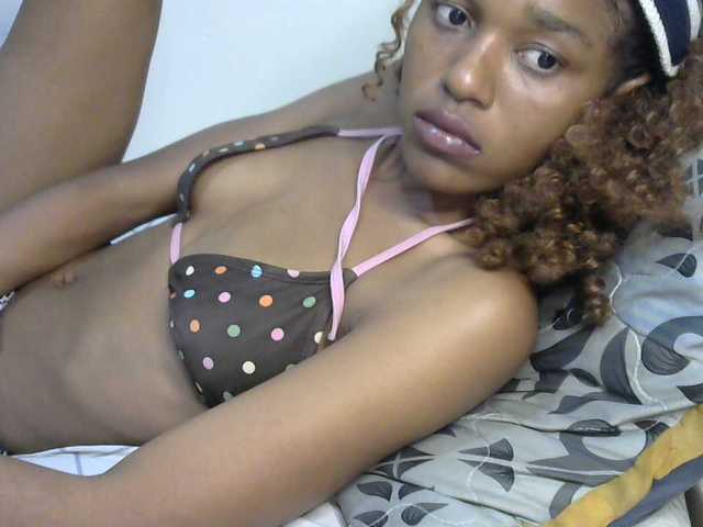 Truegirl2 live cam