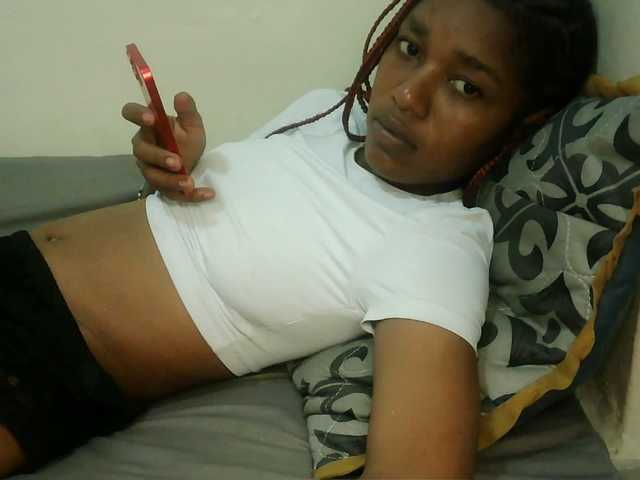 Truegirl2 live cam on BongaCams