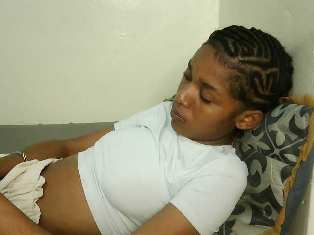 Truegirl2 live cam on BongaCams