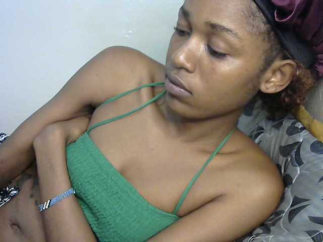 Truegirl2 live cam on BongaCams