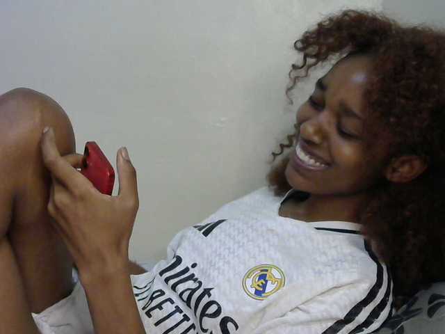 Truegirl2 live cam on BongaCams