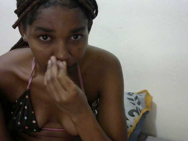Truegirl2 live cam on BongaCams