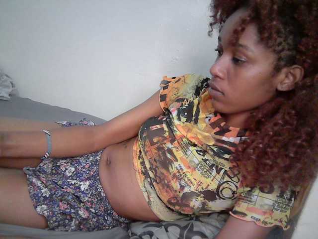 Truegirl2 live cam preview