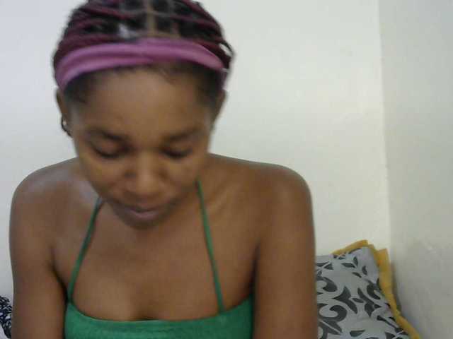 Truegirl2 live cam on BongaCams