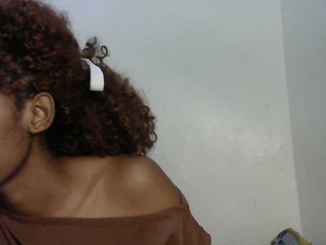 Truegirl2 live cam on BongaCams